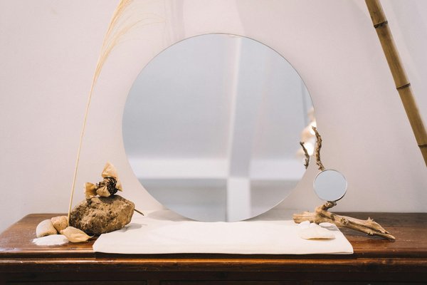 Illuminez votre chambre avec une veilleuse murale lune